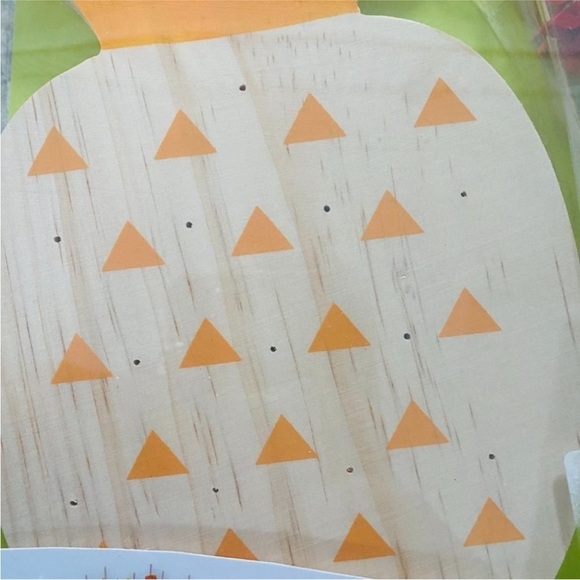NEW Wood Party Pineapple Cheese Board & 15 Fruit Picks - Picture 3 of 6